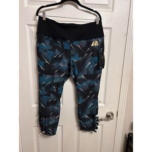 NWT Torrid Size 2 Her Universe Star Wars Galaxy Blue Crop Leggings High Waist